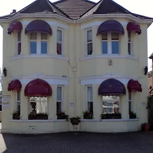 https://hunters-lodge-guest-house.tophotelsbath.com