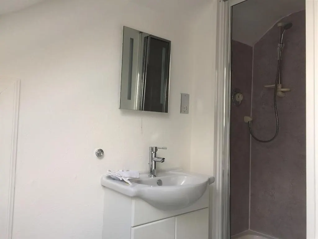 אדינבורו Alba House Hotel