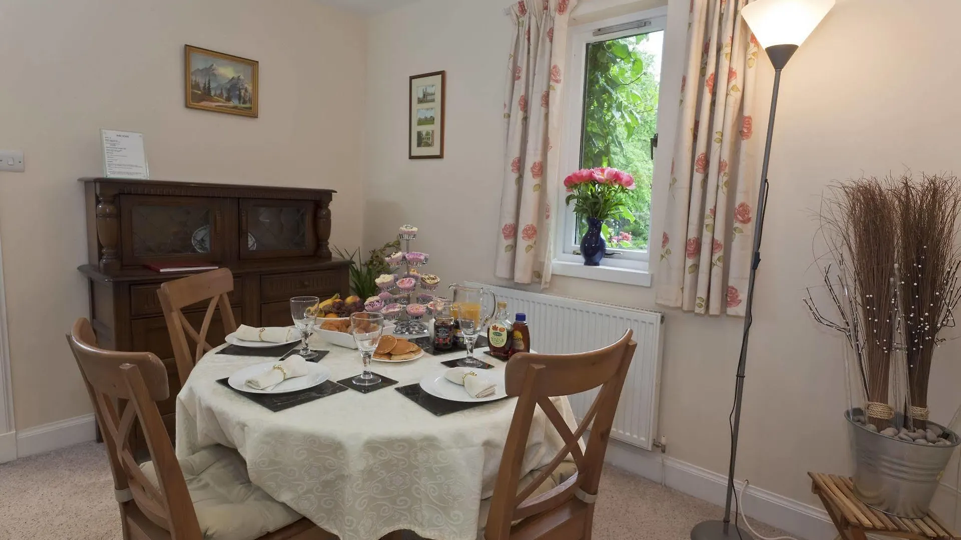 בית הארחה אדינבורו Alba House Hotel